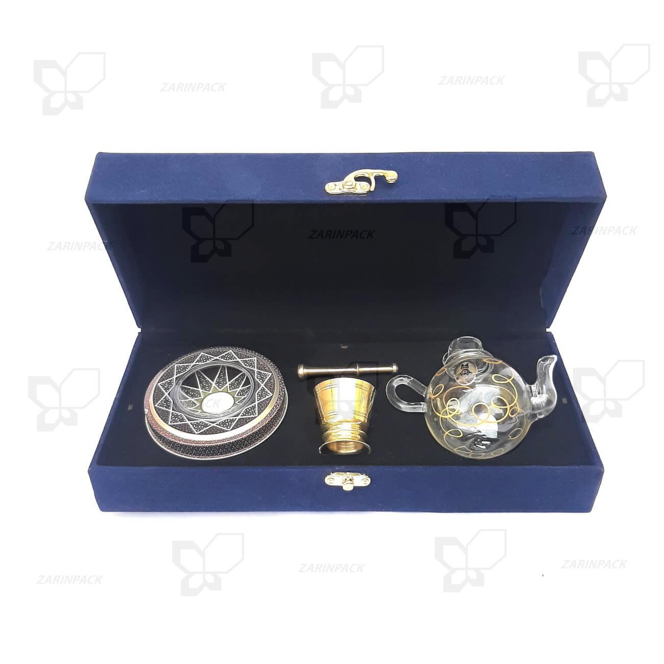 پک هدیه کادویی زعفران جعبه مخمل تک خاتم یک مثقال و قوری و هاون گلدانی 40 پک هدیه کادویی زعفران جعبه مخمل تک خاتم یک مثقال و قوری و هاون گلدانی 40